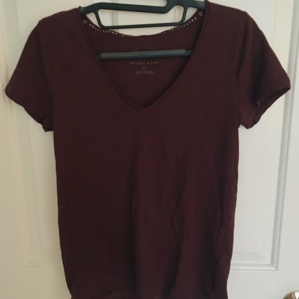 Aeropostale short sleeve maroon t-shirt